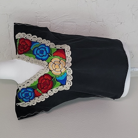 Blouse Top Shirt Boxy Embroidered Mexican Floral Short Sleeve Festive Colorful S - Picture 1 of 14